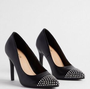 Torrid pointed Toe Studded Stiletto Pump (6WW)
